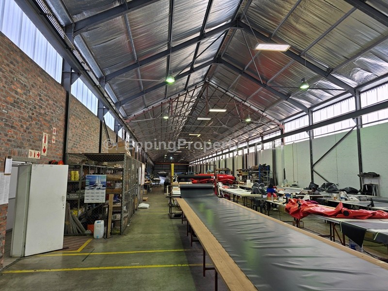 Premises to Let in Epping