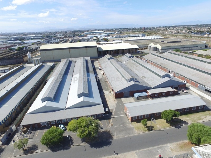 Factory for Rent in Epping Industria