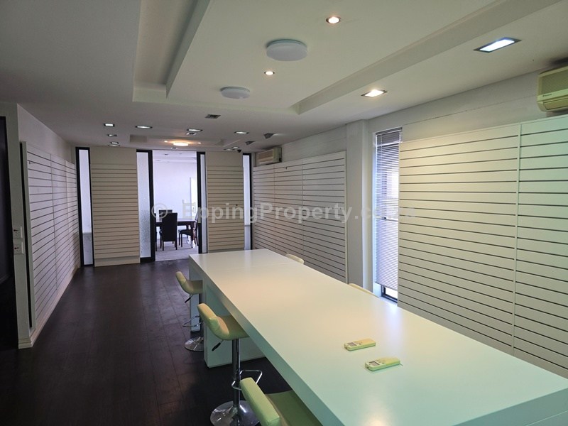 Industrial property to rent in Sheffield Business Park