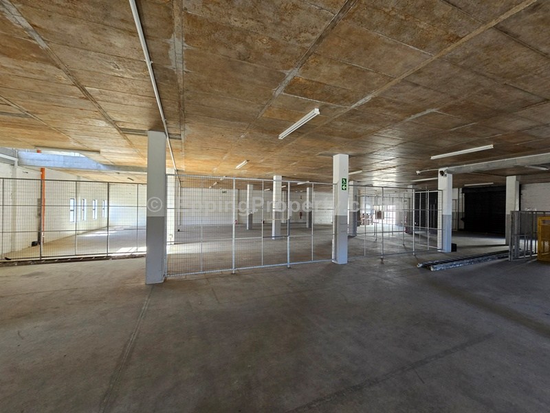 Industrial property to rent in Sheffield Business Park